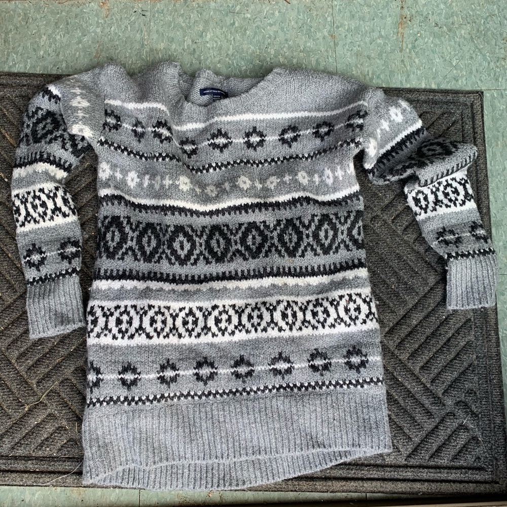 American eagle sweater